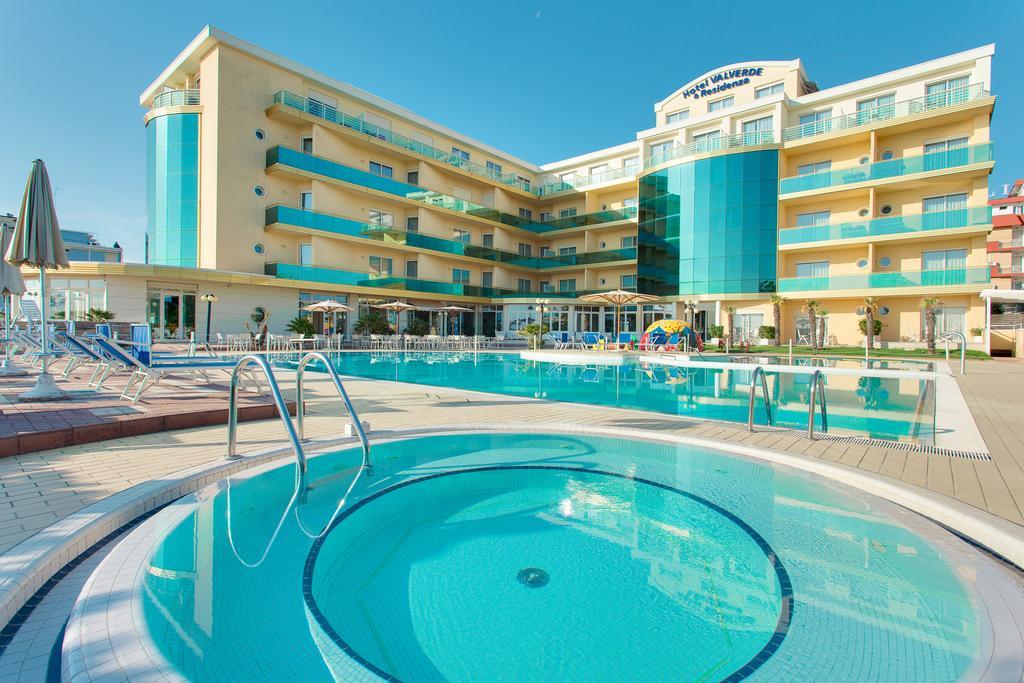 Hotel Valverde & Residenza Cesenatico Exterior photo