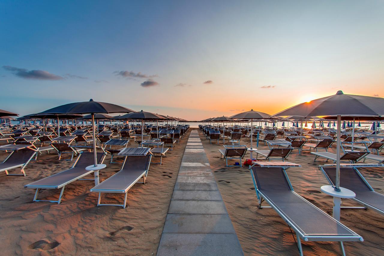 Hotel Valverde & Residenza Cesenatico Exterior photo